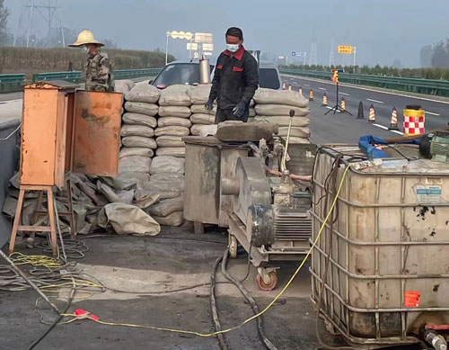 黄冈高速路病害处理